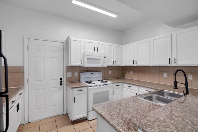 6933 Liverpool Street A, Houston, TX 77021