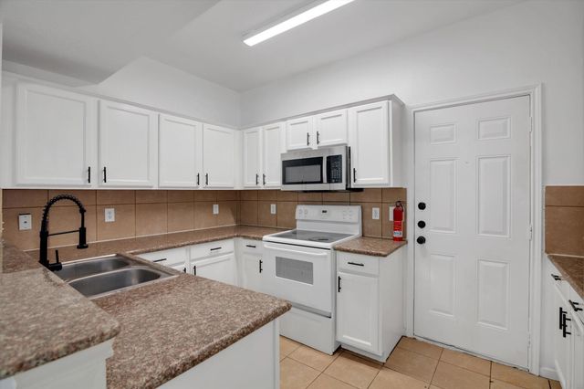 6933 Liverpool Street A, Houston, TX 77021