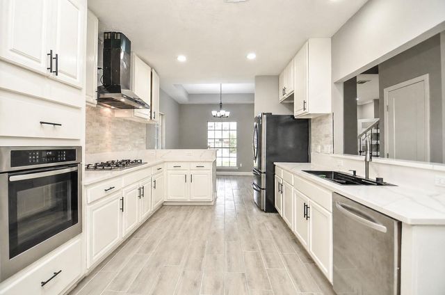 9211 Abbey Chase Lane, Houston, TX 77095