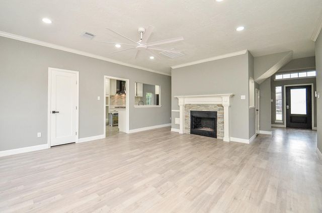 9211 Abbey Chase Lane, Houston, TX 77095