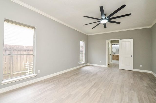 9211 Abbey Chase Lane, Houston, TX 77095