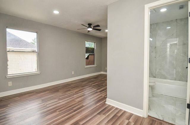 9211 Abbey Chase Lane, Houston, TX 77095