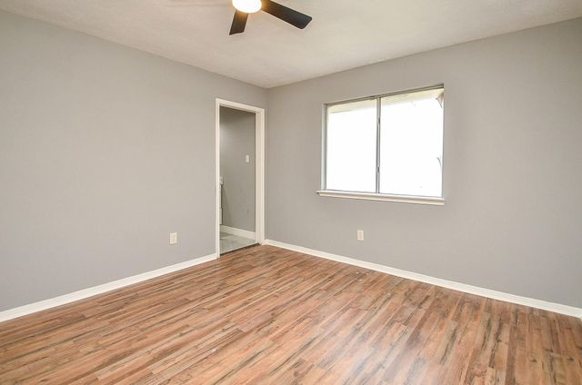 9211 Abbey Chase Lane, Houston, TX 77095