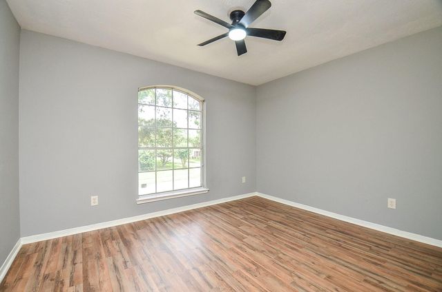 9211 Abbey Chase Lane, Houston, TX 77095