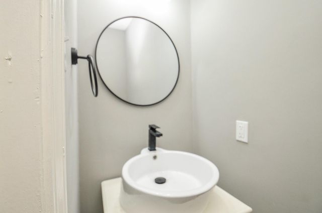 9211 Abbey Chase Lane, Houston, TX 77095