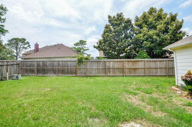9211 Abbey Chase Lane, Houston, TX 77095