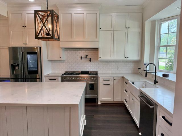 3807 Summer Lane, Baytown, TX 77521