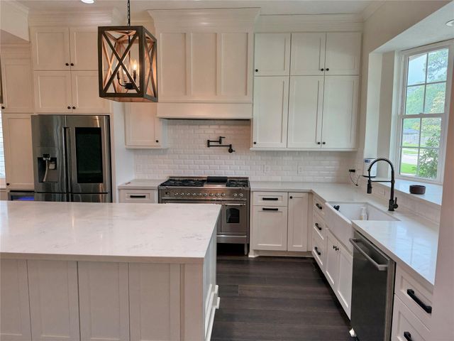 3807 Summer Lane, Baytown, TX 77521