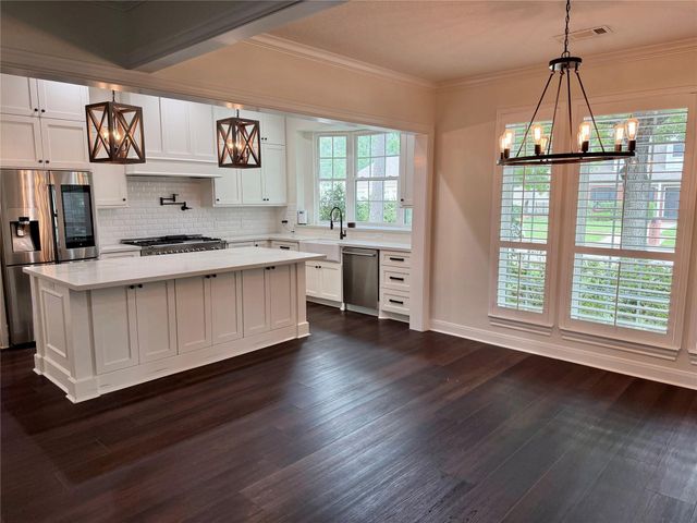 3807 Summer Lane, Baytown, TX 77521