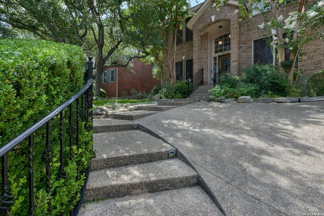 922 Riverstone Dr, San Antonio, TX 78258