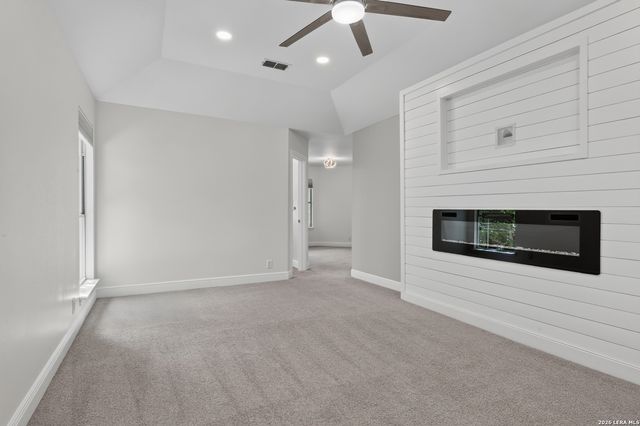 922 Riverstone Dr, San Antonio, TX 78258