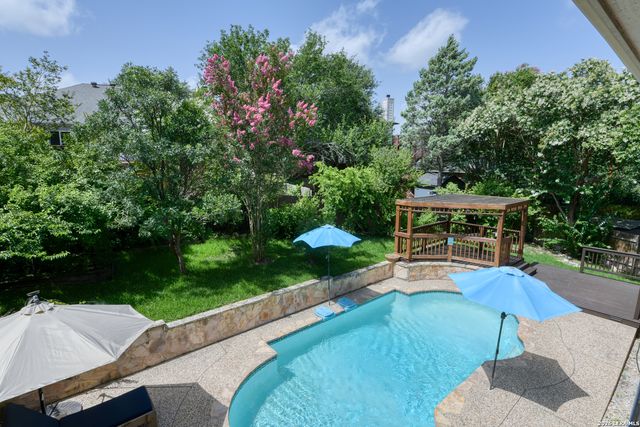 922 Riverstone Dr, San Antonio, TX 78258