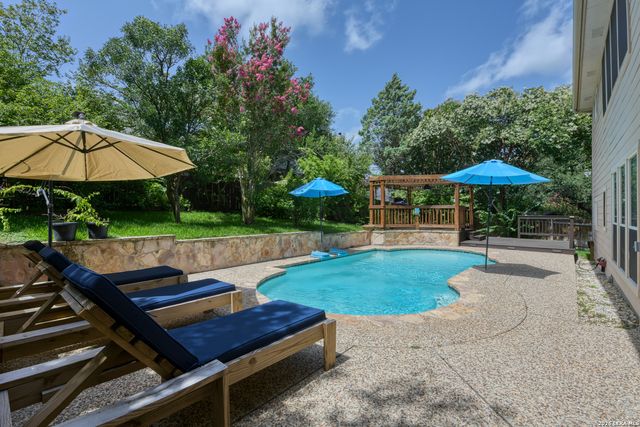 922 Riverstone Dr, San Antonio, TX 78258