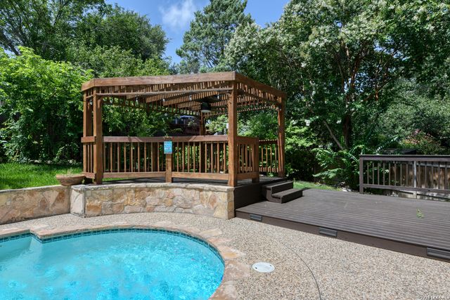 922 Riverstone Dr, San Antonio, TX 78258