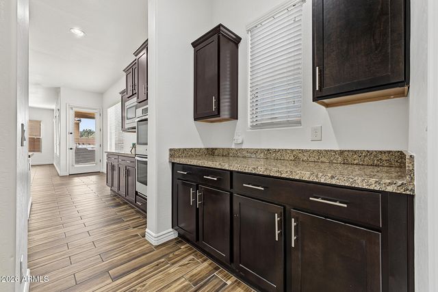 2664 E HAZELTINE Way, Gilbert, AZ 85298