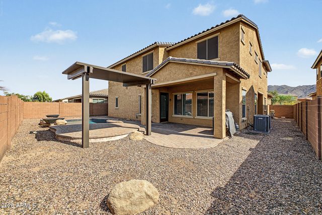 2664 E HAZELTINE Way, Gilbert, AZ 85298