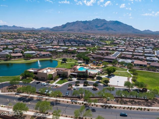 2664 E HAZELTINE Way, Gilbert, AZ 85298
