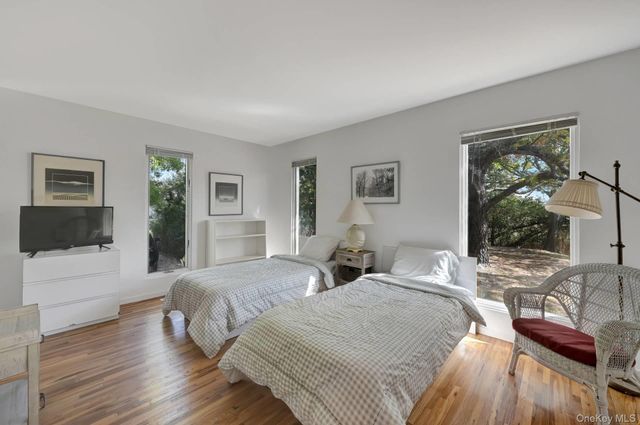 3 Meadow Way, Westhampton Beach, NY 11978