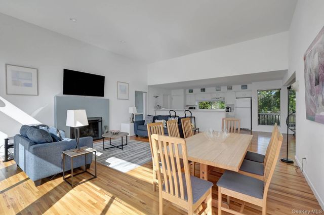 3 Meadow Way, Westhampton Beach, NY 11978