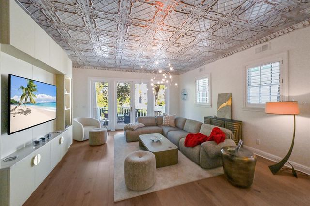 1749 LINCOLN PARK CIRCLE, Sarasota, FL 34236