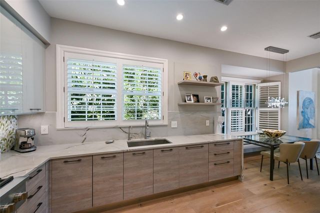 1749 LINCOLN PARK CIRCLE, Sarasota, FL 34236