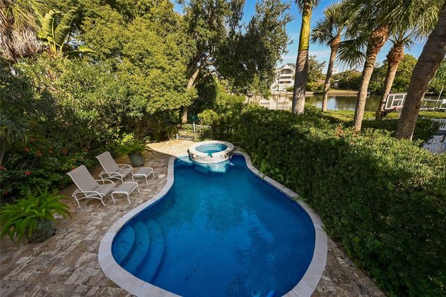 1749 LINCOLN PARK CIRCLE, Sarasota, FL 34236