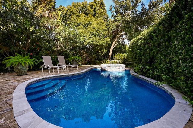 1749 LINCOLN PARK CIRCLE, Sarasota, FL 34236