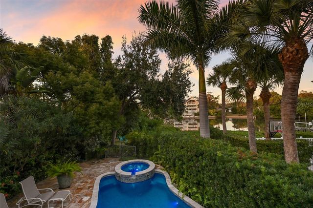 1749 LINCOLN PARK CIRCLE, Sarasota, FL 34236