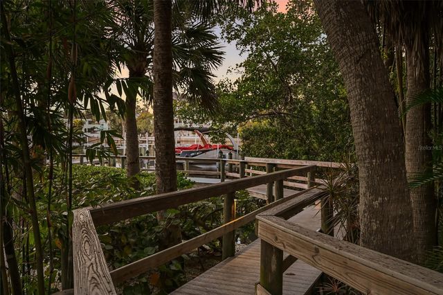 1749 LINCOLN PARK CIRCLE, Sarasota, FL 34236