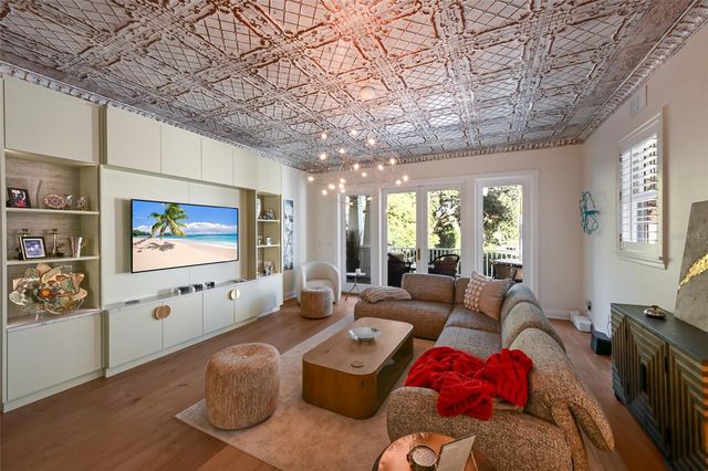 1749 LINCOLN PARK CIRCLE, Sarasota, FL 34236