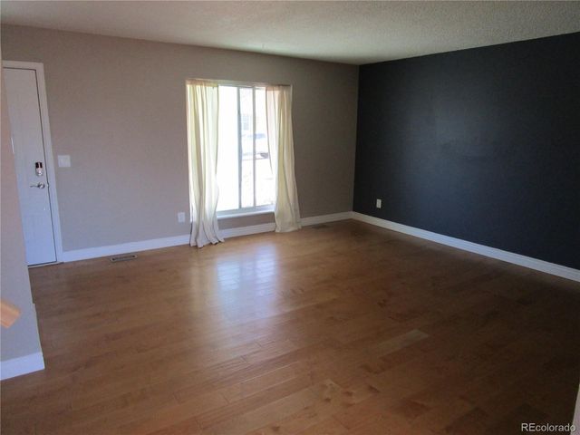 1291 S Olathe Way, Aurora, CO 80017