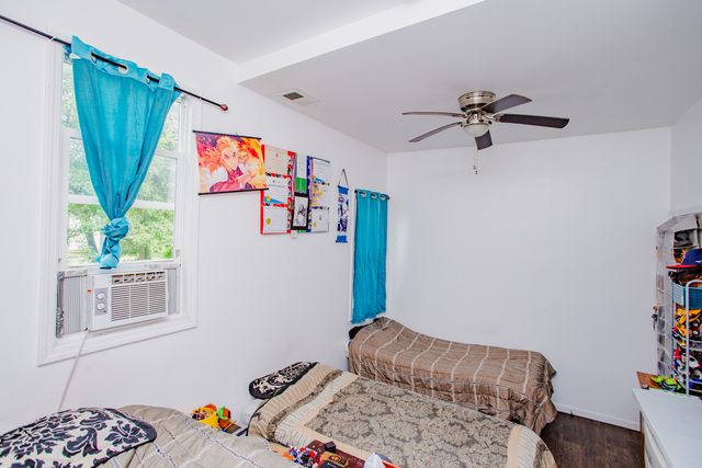 822 11th Street, North Chicago, IL 60064