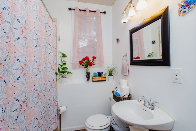 822 11th Street, North Chicago, IL 60064