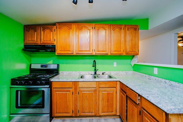 822 11th Street, North Chicago, IL 60064