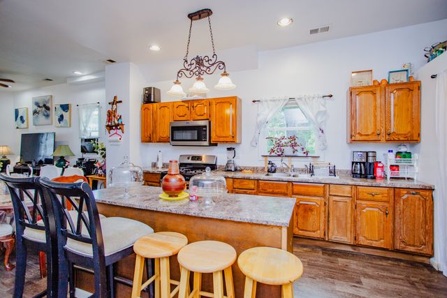 822 11th Street, North Chicago, IL 60064