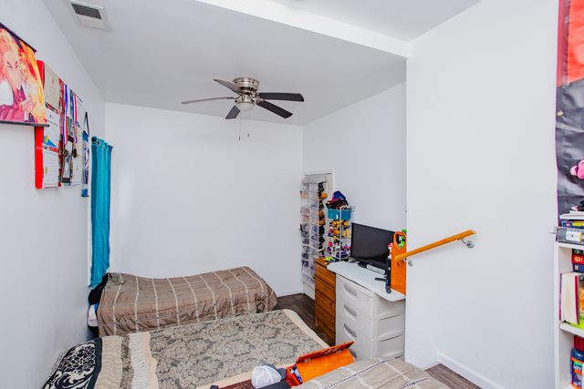 822 11th Street, North Chicago, IL 60064