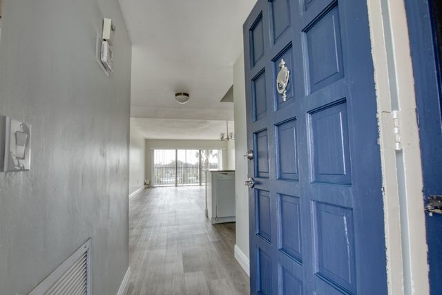 4254 D Este Court 304, Lake Worth, FL 33467