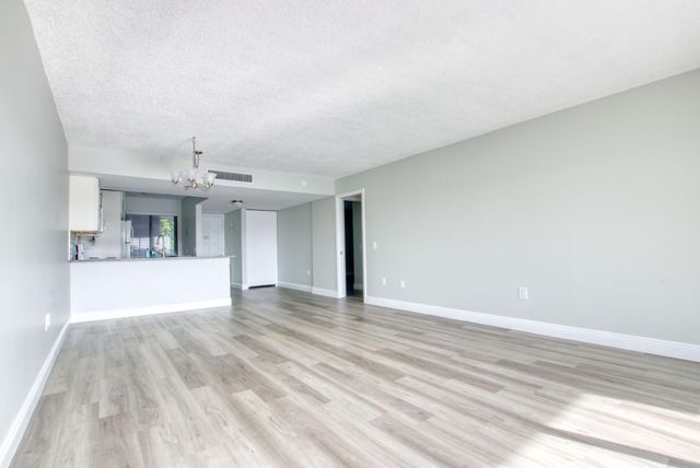 4254 D Este Court 304, Lake Worth, FL 33467