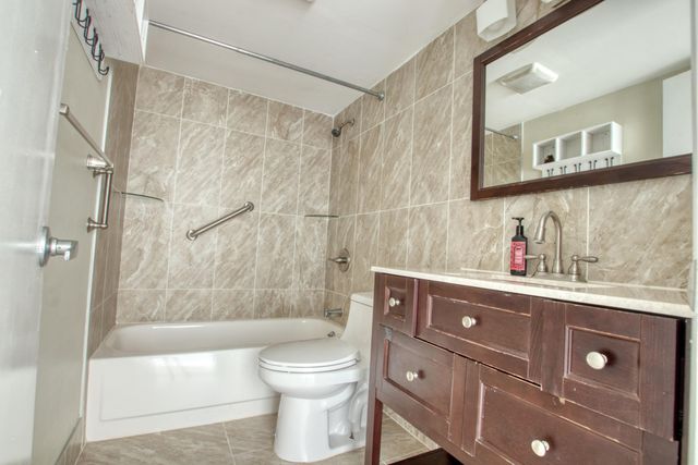 4254 D Este Court 304, Lake Worth, FL 33467
