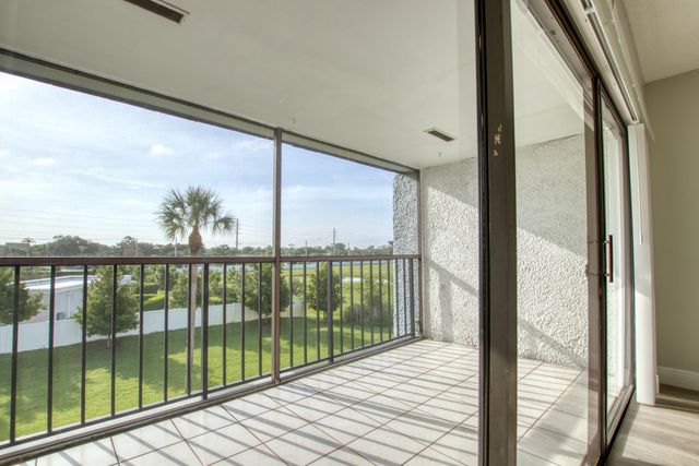 4254 D Este Court 304, Lake Worth, FL 33467