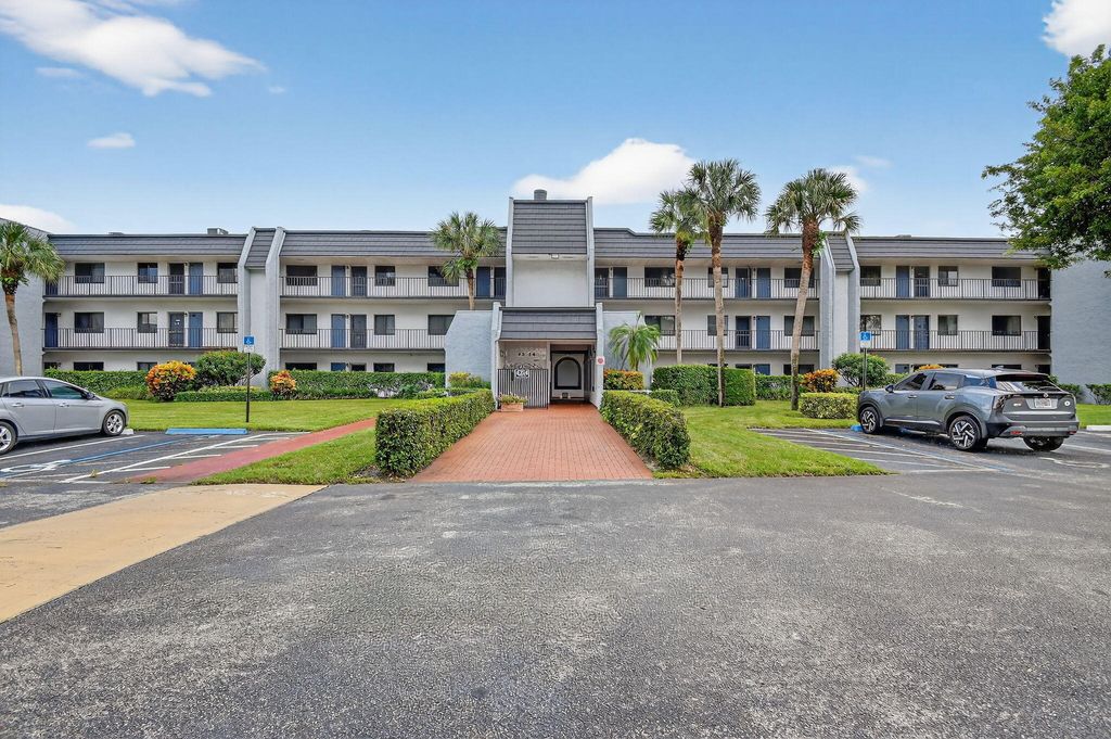 4254 D Este Court 304, Lake Worth, FL 33467