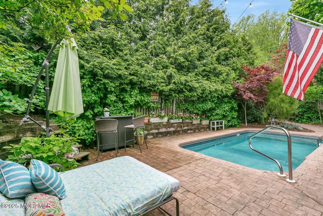 85 Valley Avenue, Highlands, NJ 07732