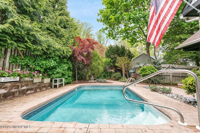 85 Valley Avenue, Highlands, NJ 07732