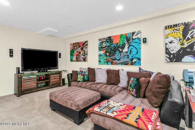 85 Valley Avenue, Highlands, NJ 07732