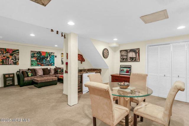 85 Valley Avenue, Highlands, NJ 07732