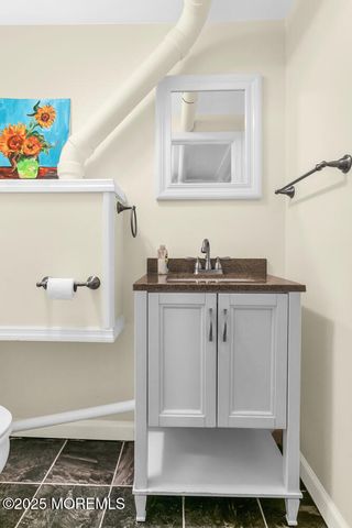 85 Valley Avenue, Highlands, NJ 07732