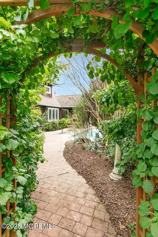 85 Valley Avenue, Highlands, NJ 07732