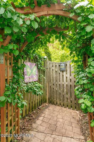 85 Valley Avenue, Highlands, NJ 07732