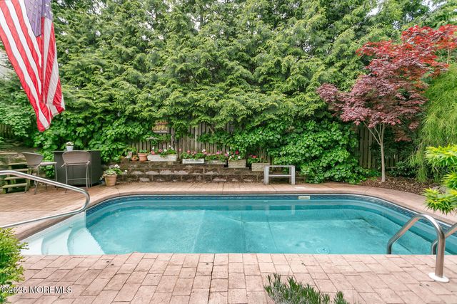 85 Valley Avenue, Highlands, NJ 07732