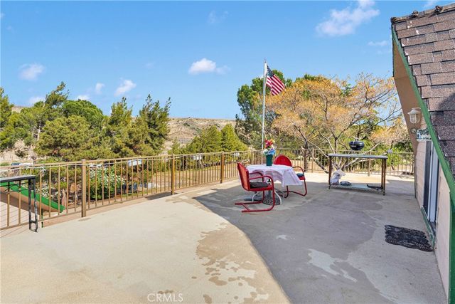 13633 Summit Valley Road, Hesperia, CA 92345